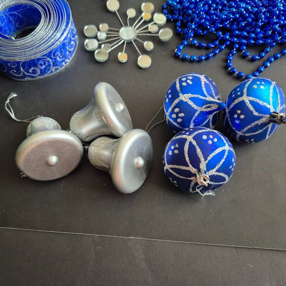 Lot of Blue and Silver Christmas Tree Decorations - Picture 5 of 7